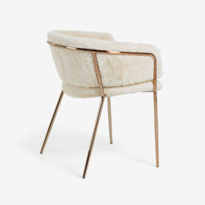 Armchair Runnie hair