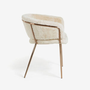 Armchair Runnie hair